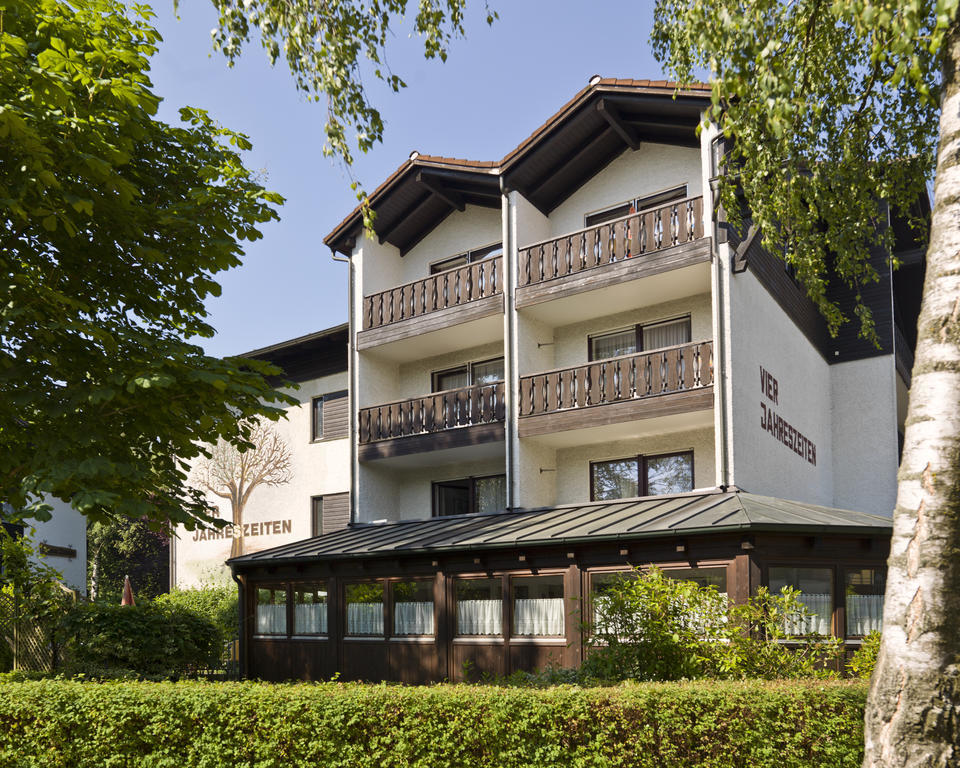 Hotel Garni Vier Jahreszeiten Bad Füssing Esterno foto