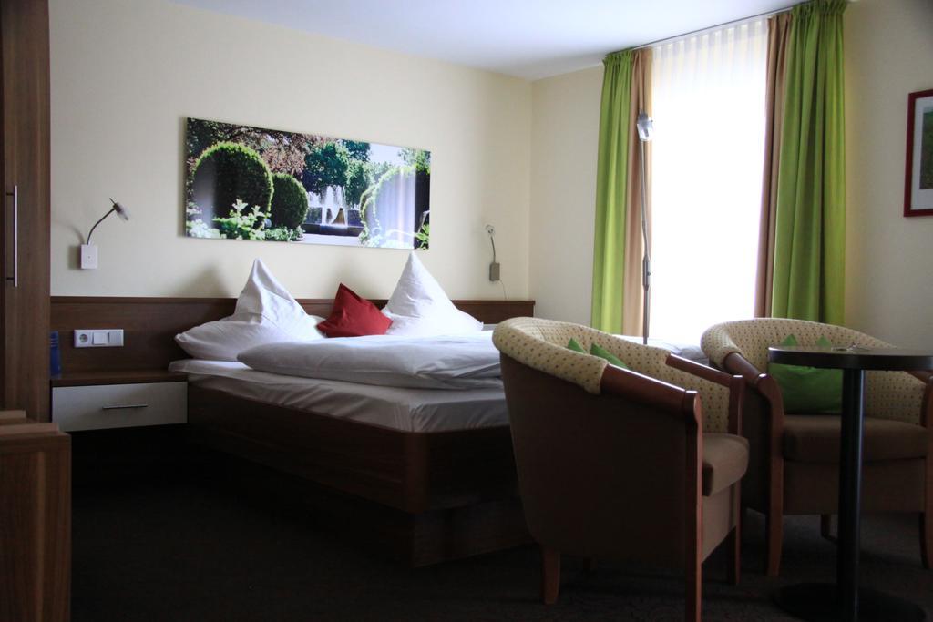 Hotel Garni Vier Jahreszeiten Bad Füssing Esterno foto