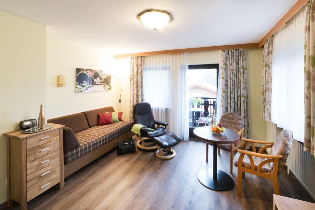 Hotel Garni Vier Jahreszeiten Bad Füssing Esterno foto