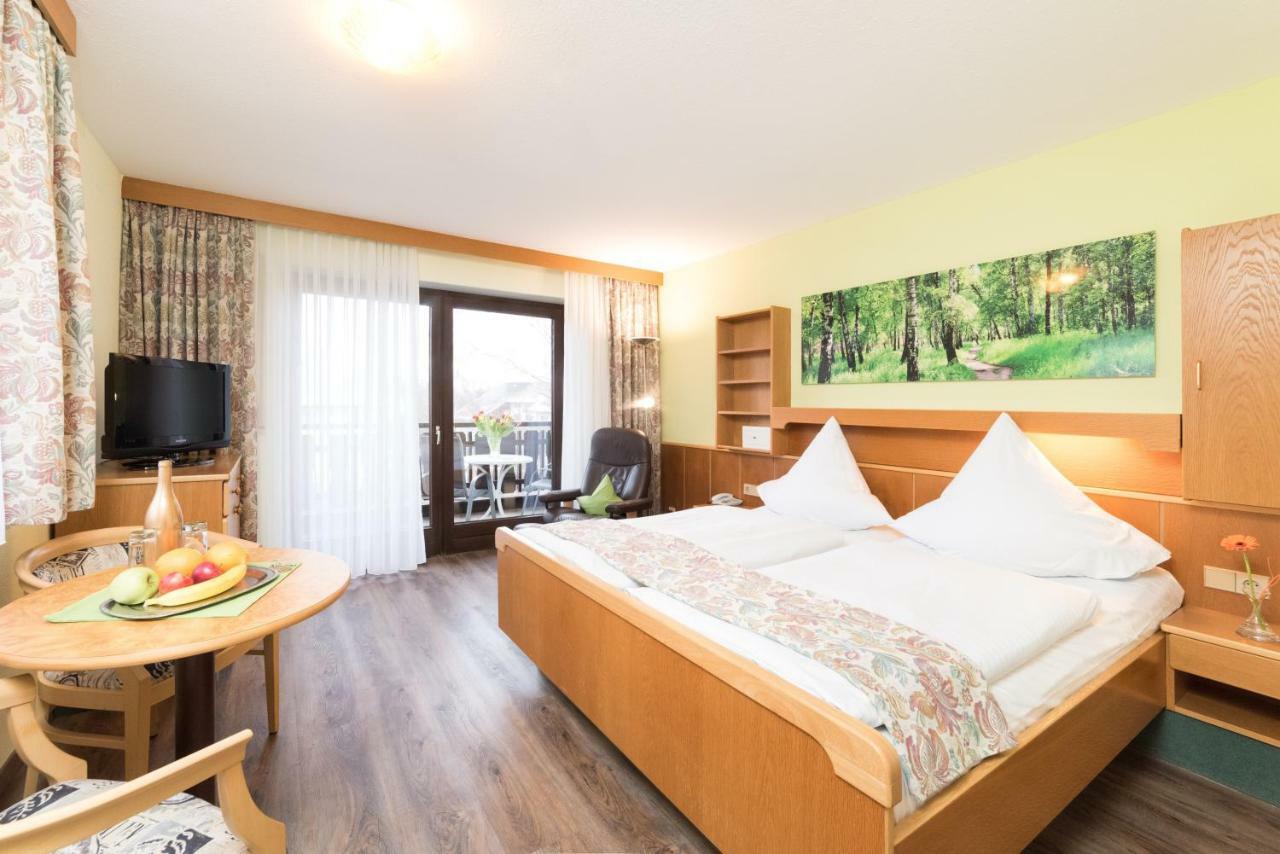 Hotel Garni Vier Jahreszeiten Bad Füssing Esterno foto