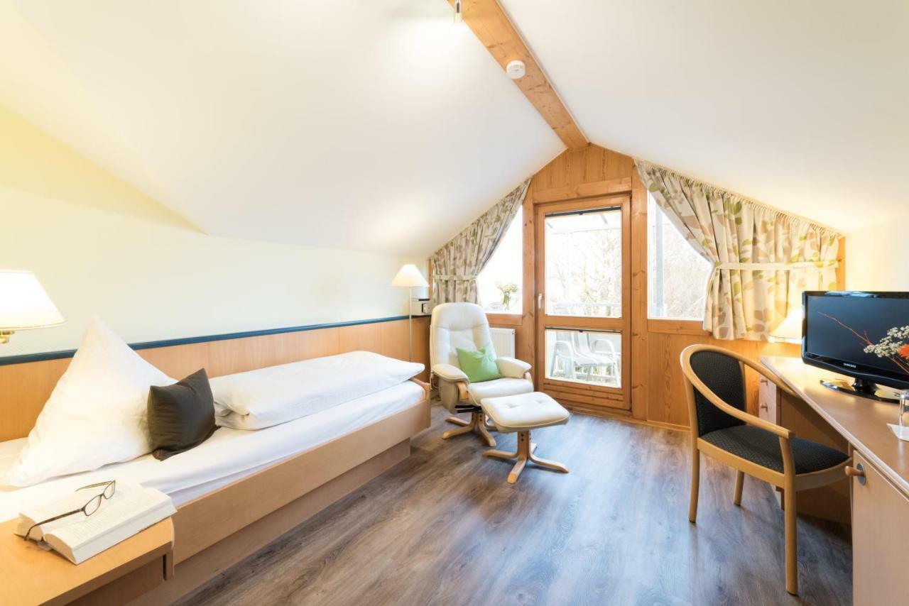 Hotel Garni Vier Jahreszeiten Bad Füssing Esterno foto